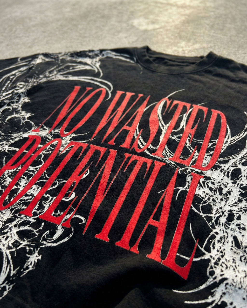 GOTHIC STONE WASHED TEE